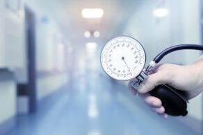 Manómetro para medir a presión para a hipertensión